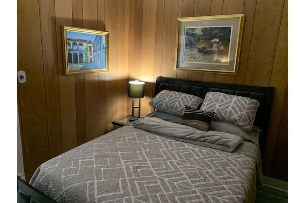 Photo of Bedroom in Manitowoc