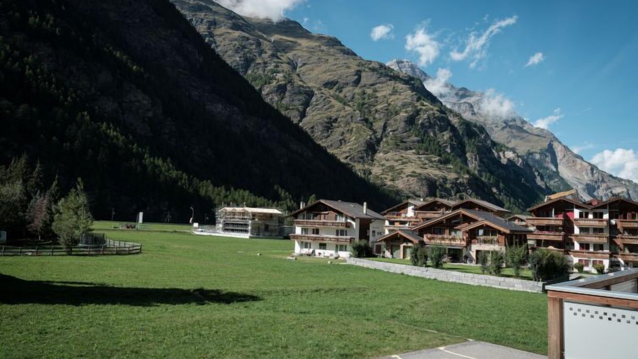 Photo of Others in Taesch