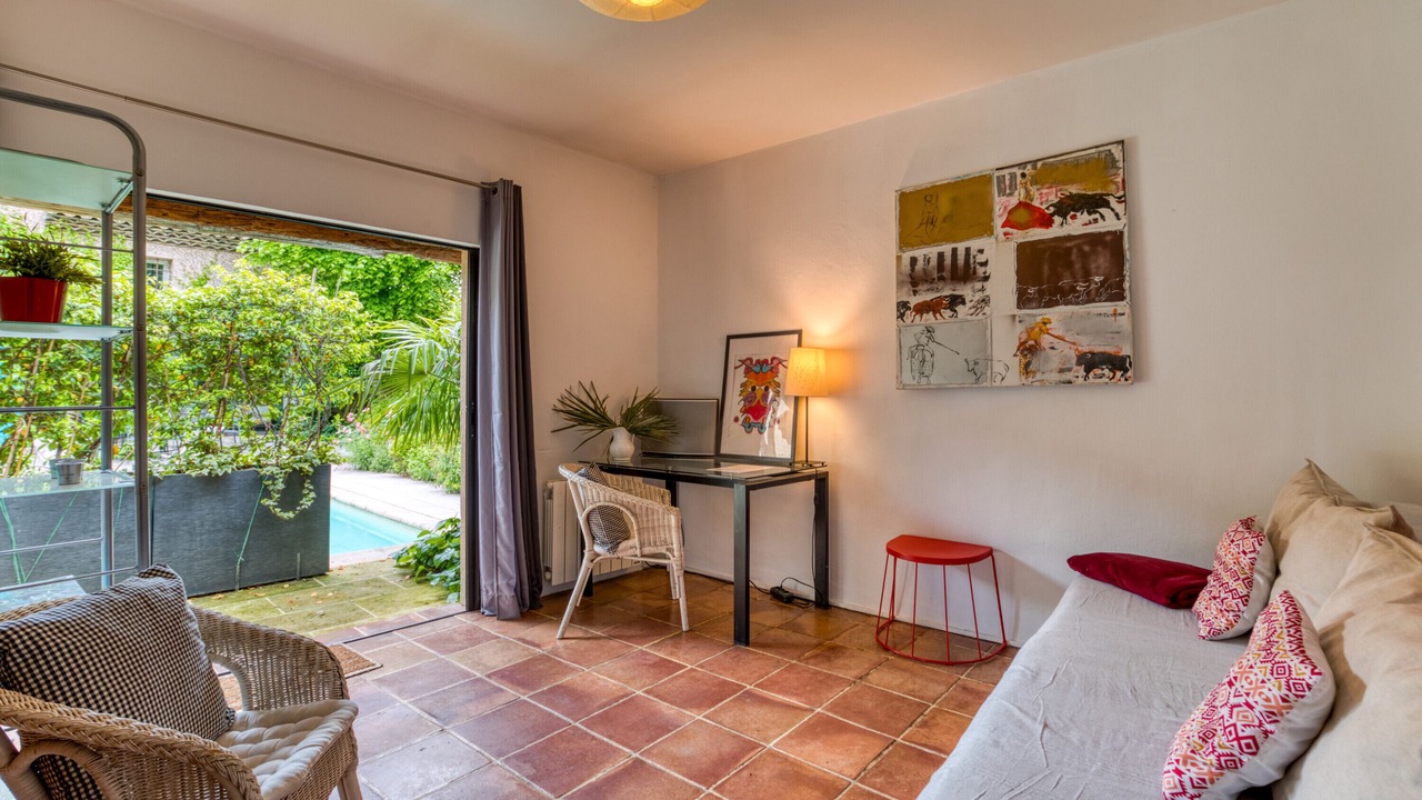 Photo of Livingroom in Aiguerelles