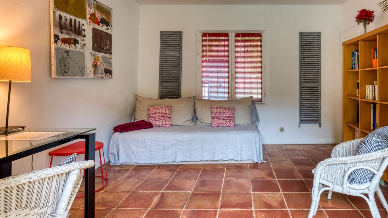 Photo of Livingroom in Aiguerelles