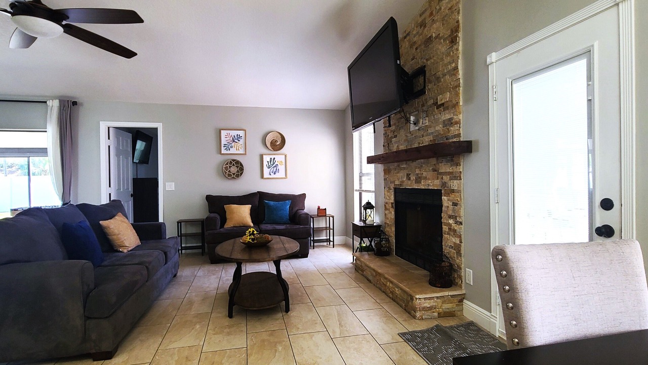 Photo of Livingroom in Country Oaks