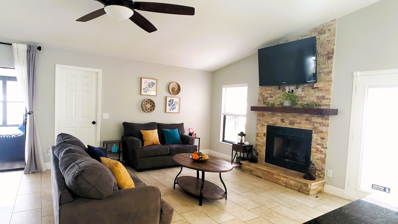 Photo of Livingroom in Country Oaks