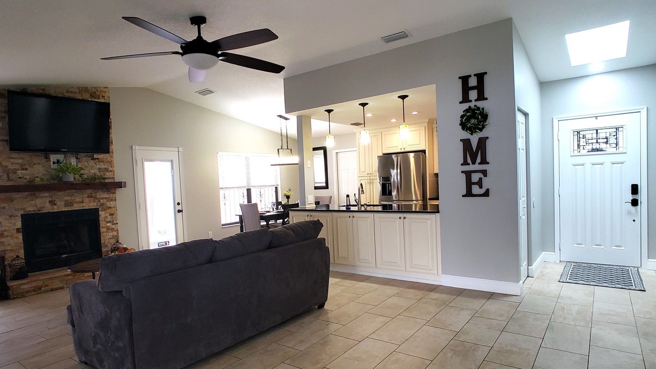 Photo of Livingroom in Country Oaks