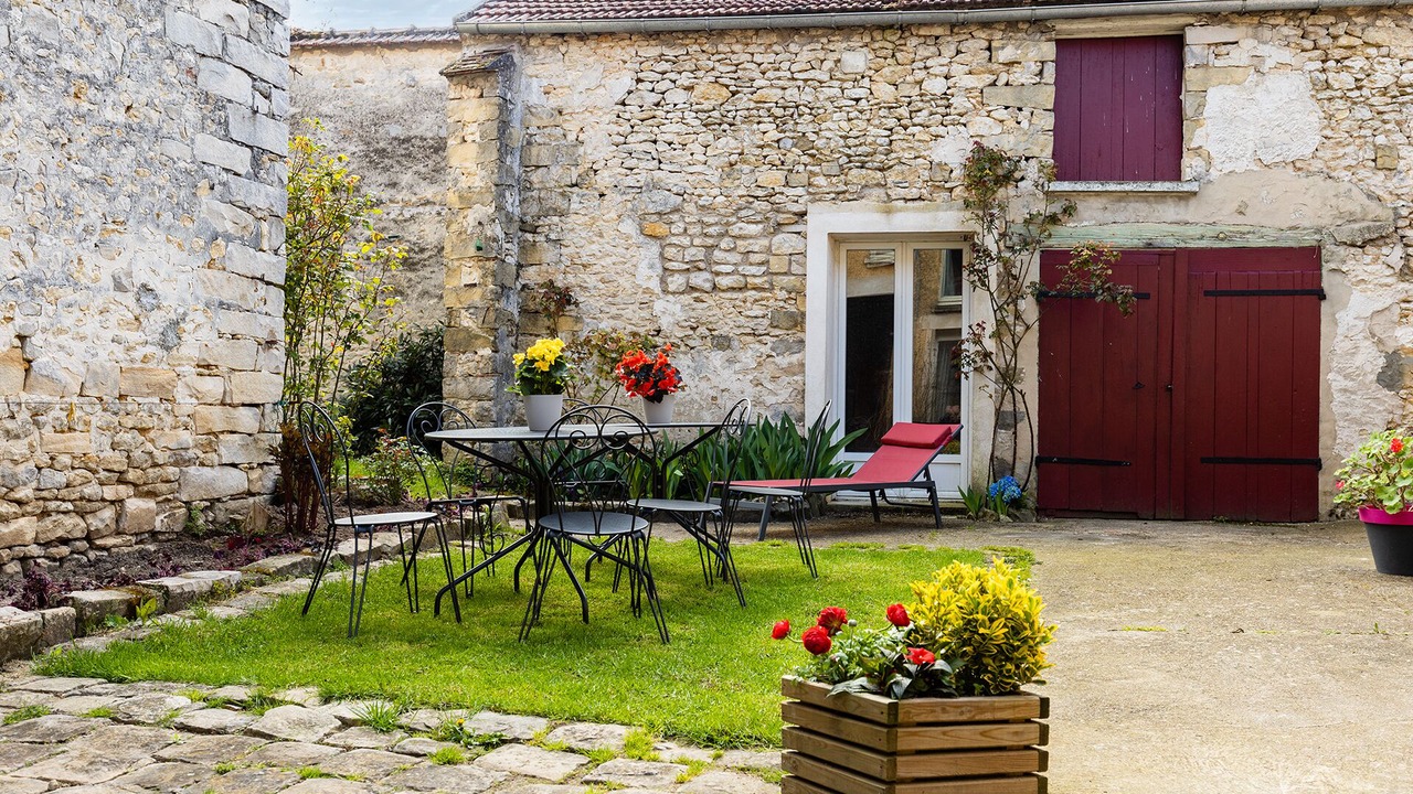Photo of Outdoor in Ury