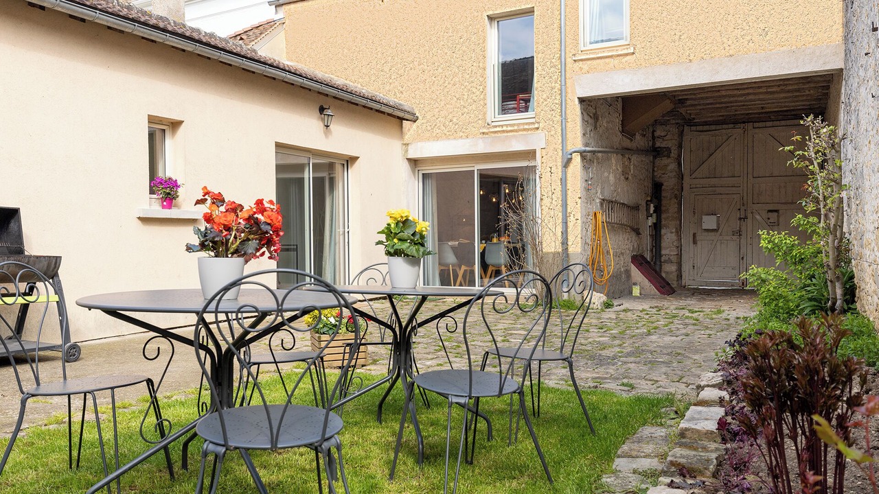 Photo of Outdoor in Ury