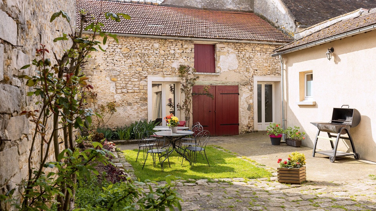 Photo of Outdoor in Ury
