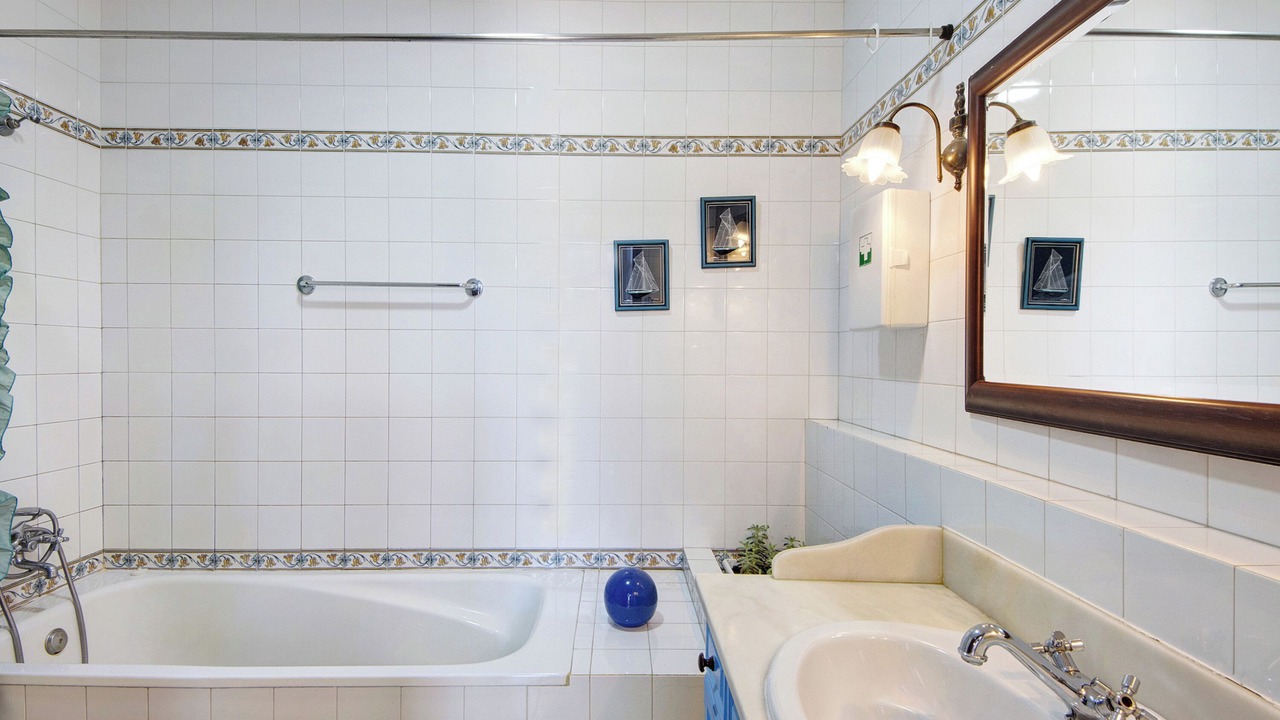 Photo of Bathroom in Rates