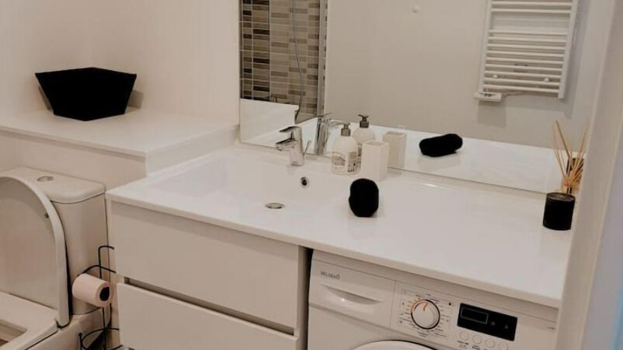 Photo of Bathroom in Le Blanc-Mesnil