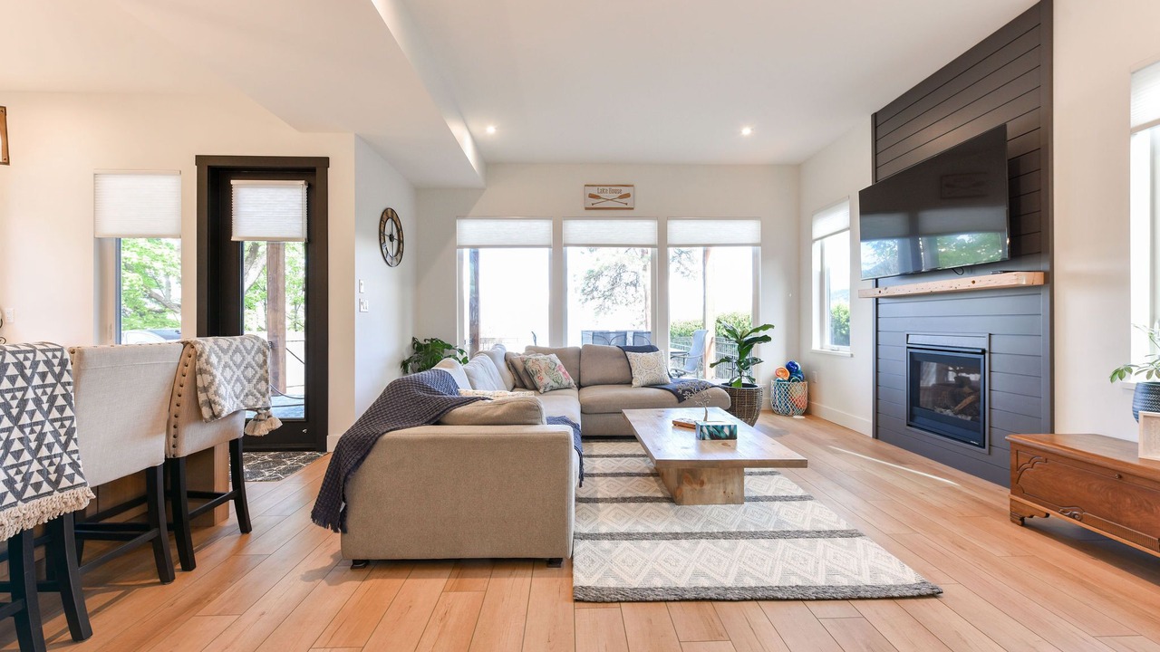 Photo of Livingroom in Okanagan-Similkameen