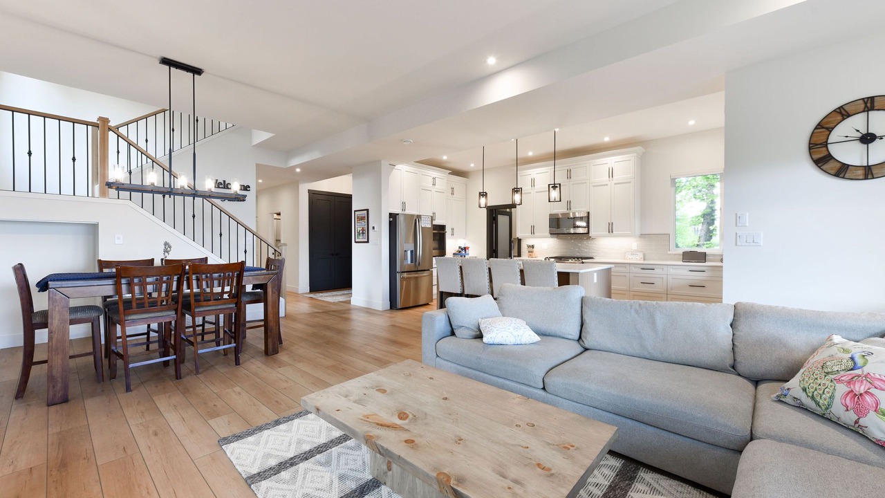 Photo of Livingroom in Okanagan-Similkameen