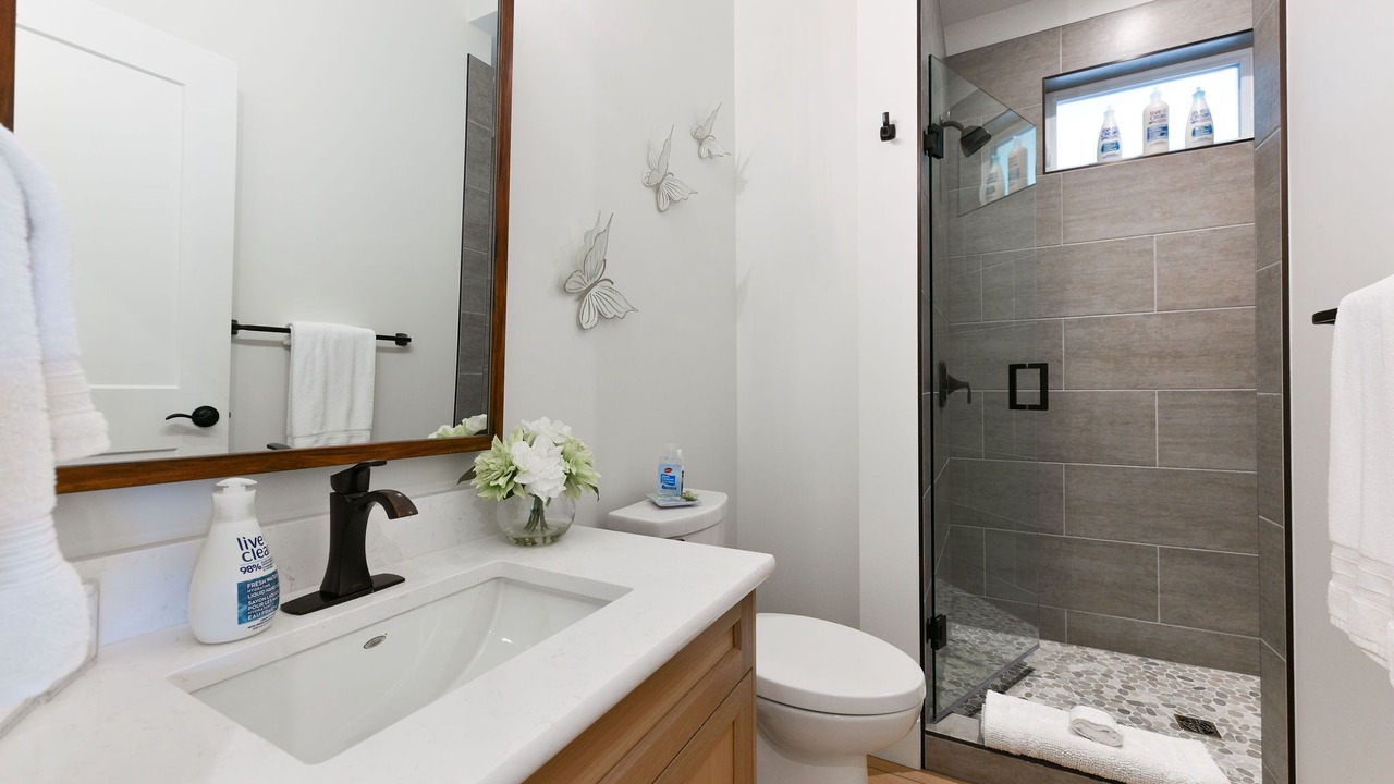 Photo of Bathroom in Okanagan-Similkameen