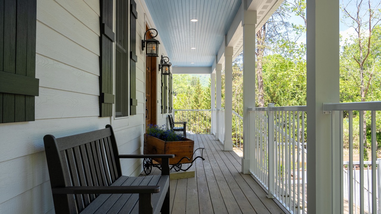 Photo of Patio Balcony in Lake Lure