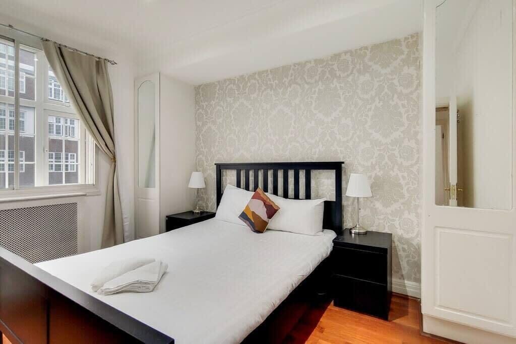 Photo of Bedroom in Knightsbridge