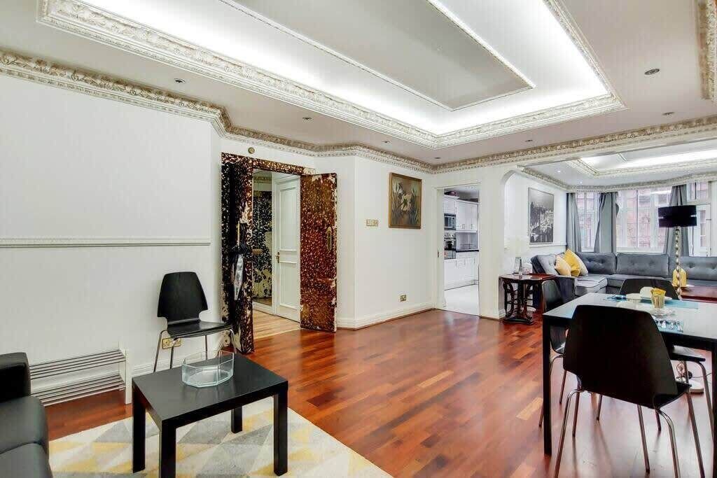 Photo of Others in Knightsbridge