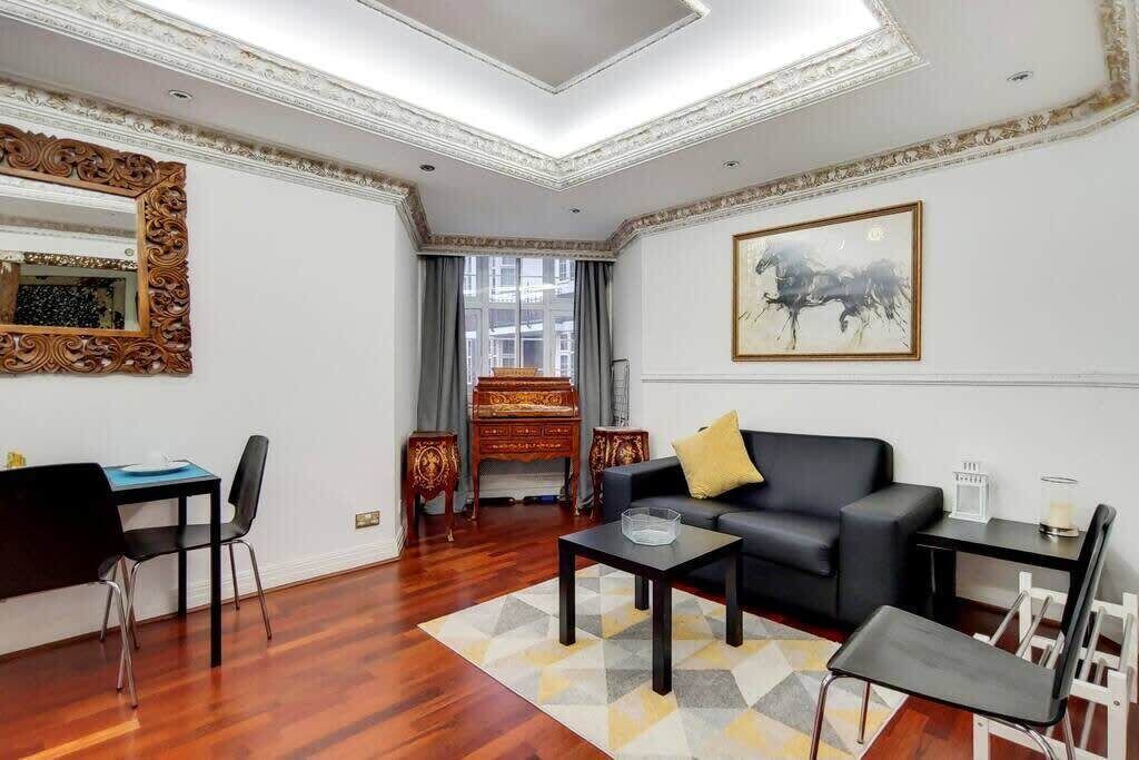 Photo of Livingroom in Knightsbridge