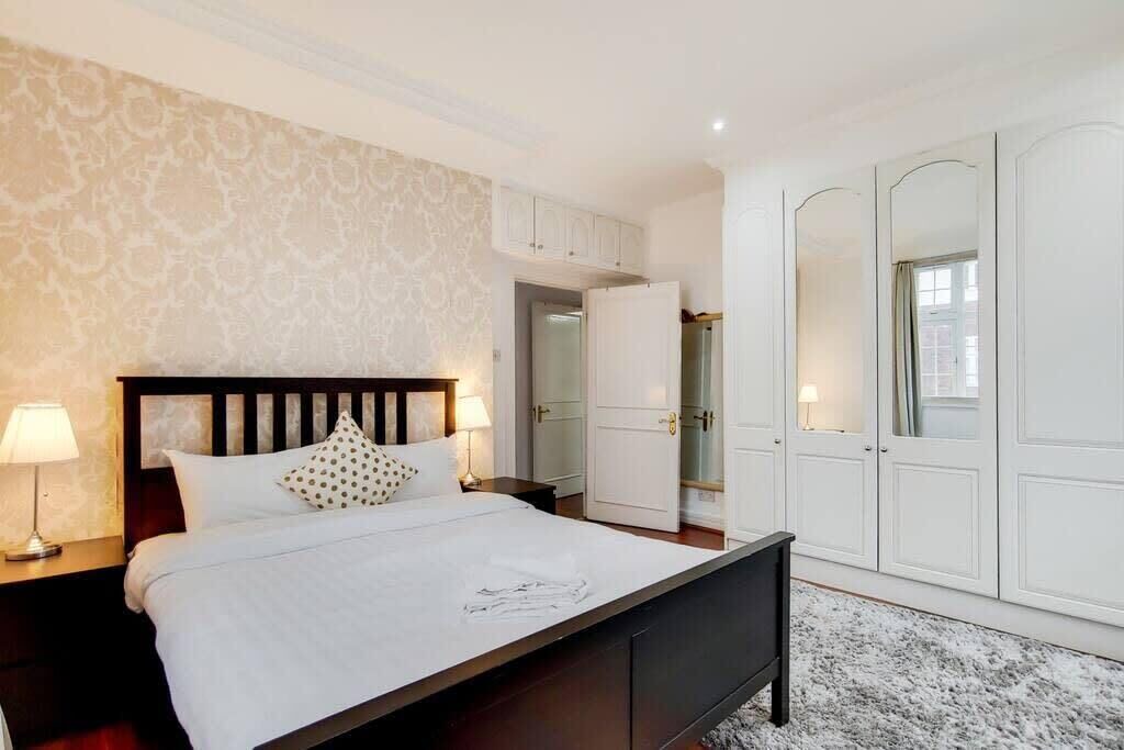 Photo of Bedroom in Knightsbridge