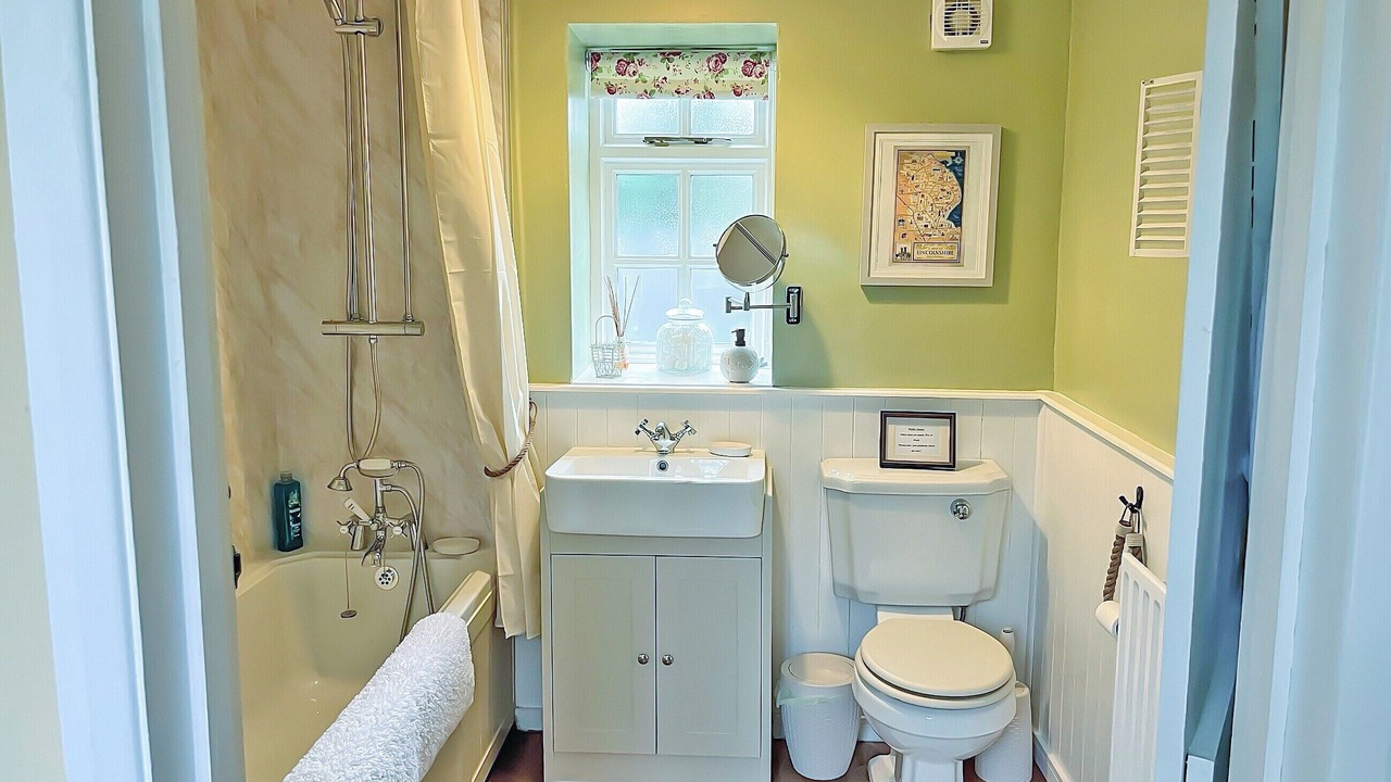 Photo of Bathroom in Old Somerby