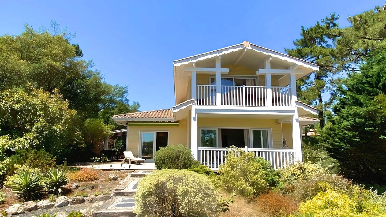 Photo of Outdoor in Le Canon
