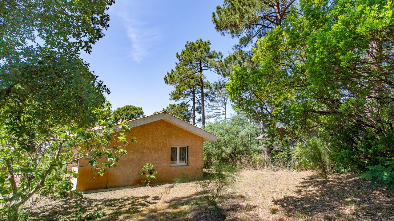 Photo of Outdoor in Le Canon