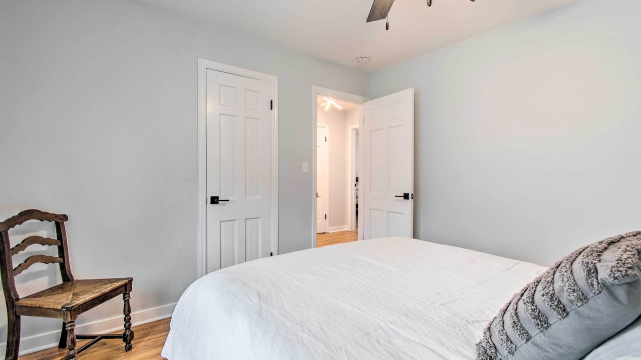 Photo of Bedroom in Normal