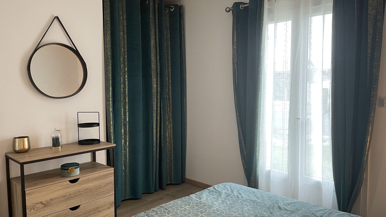 Photo of Bedroom in Jau-Dignac-et-Loirac