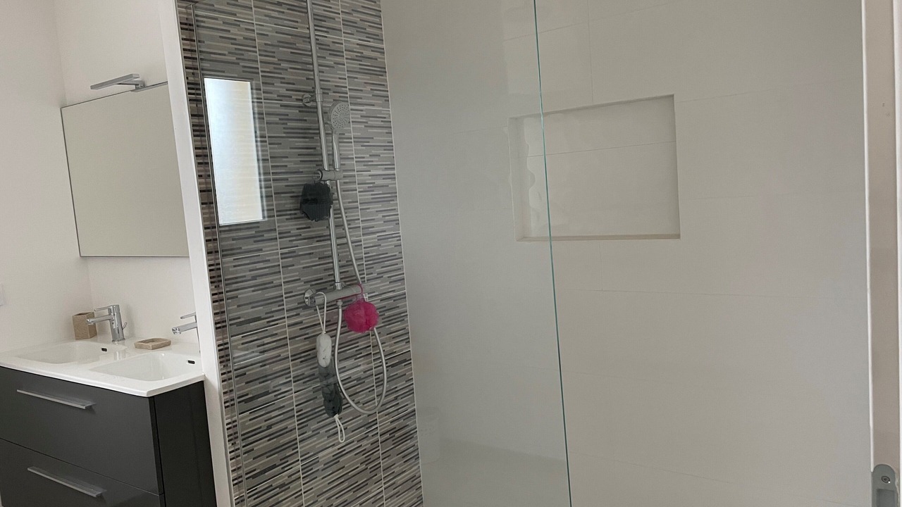 Photo of Bathroom in Jau-Dignac-et-Loirac