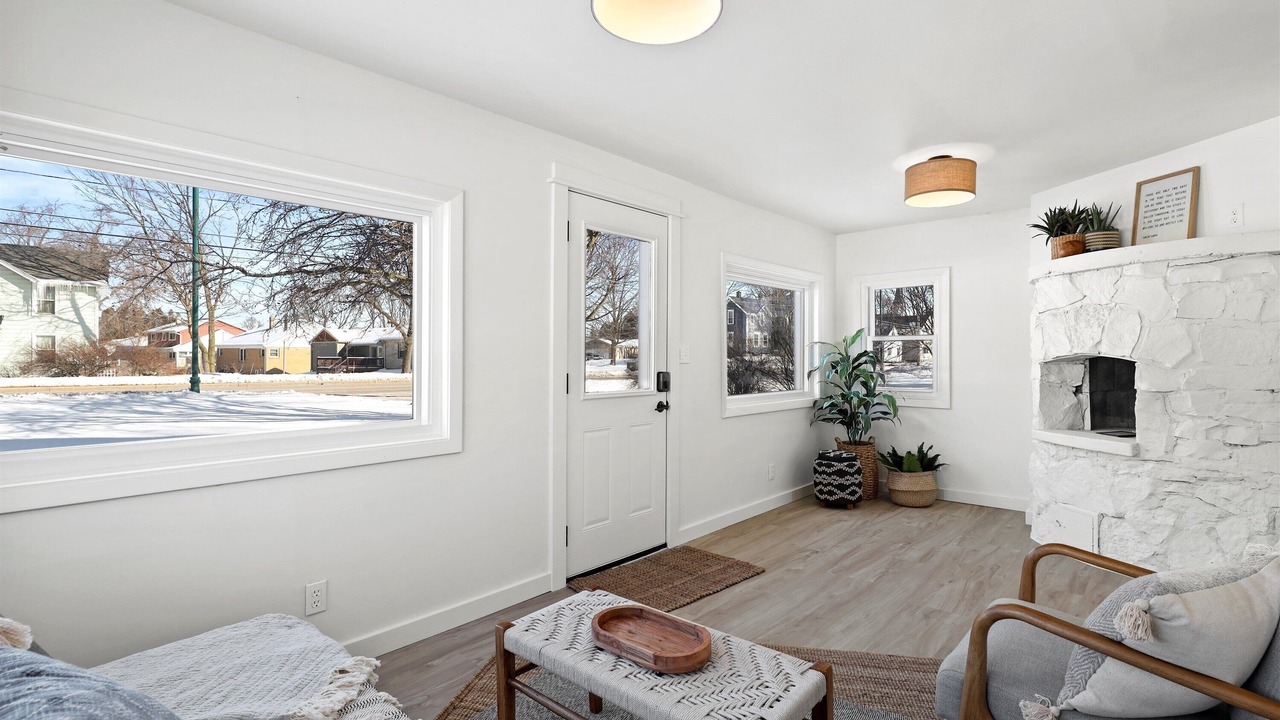 Photo of Livingroom in Village of Pewaukee