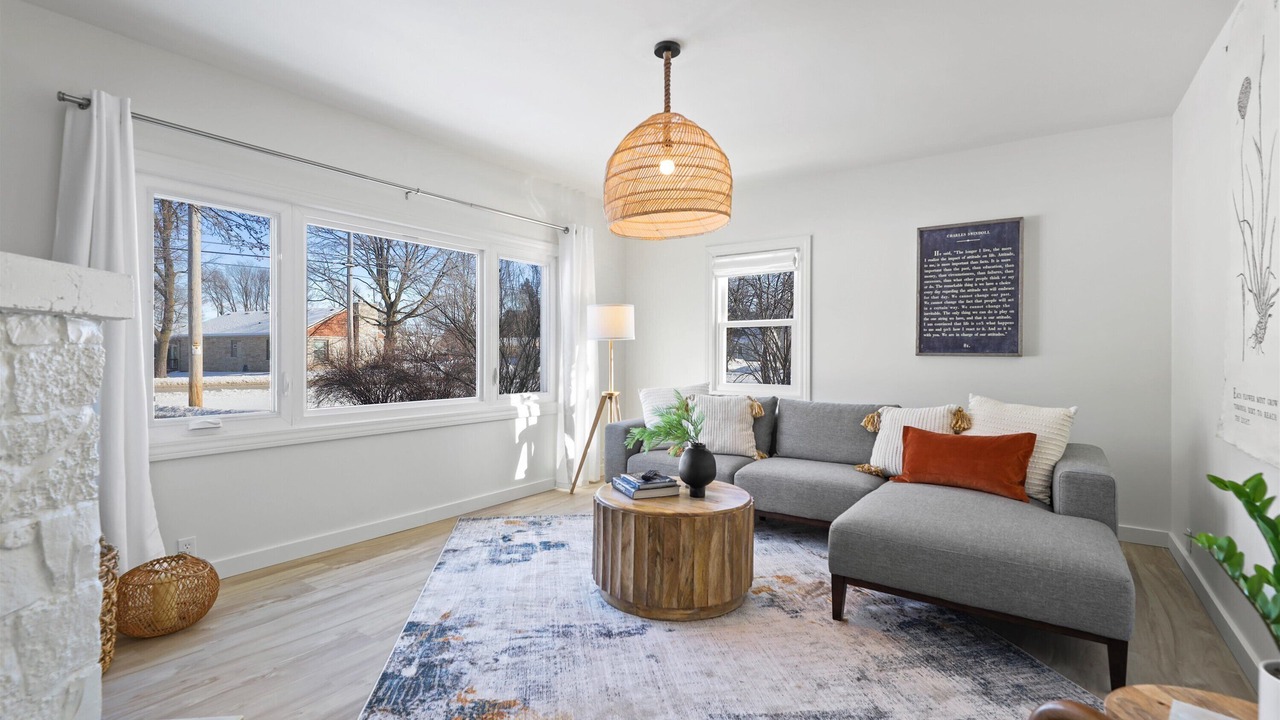 Photo of Livingroom in Village of Pewaukee