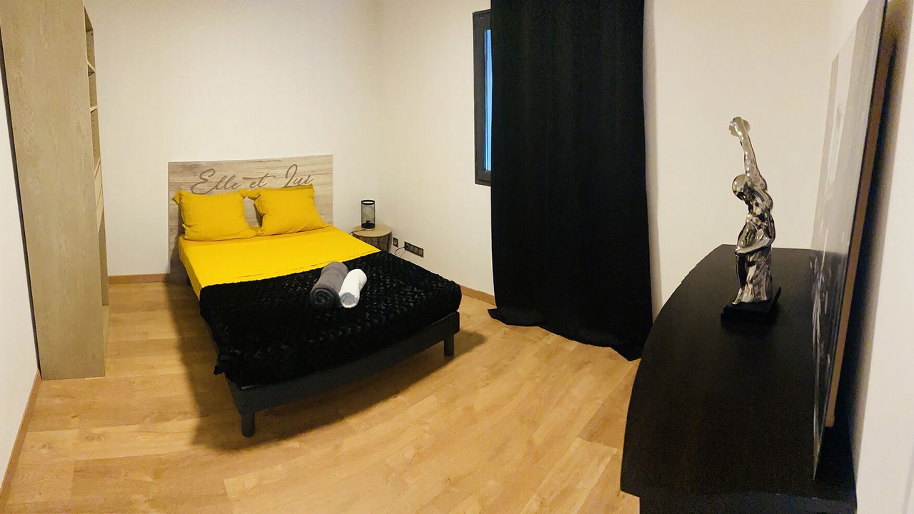 Photo of Bedroom in Cenon