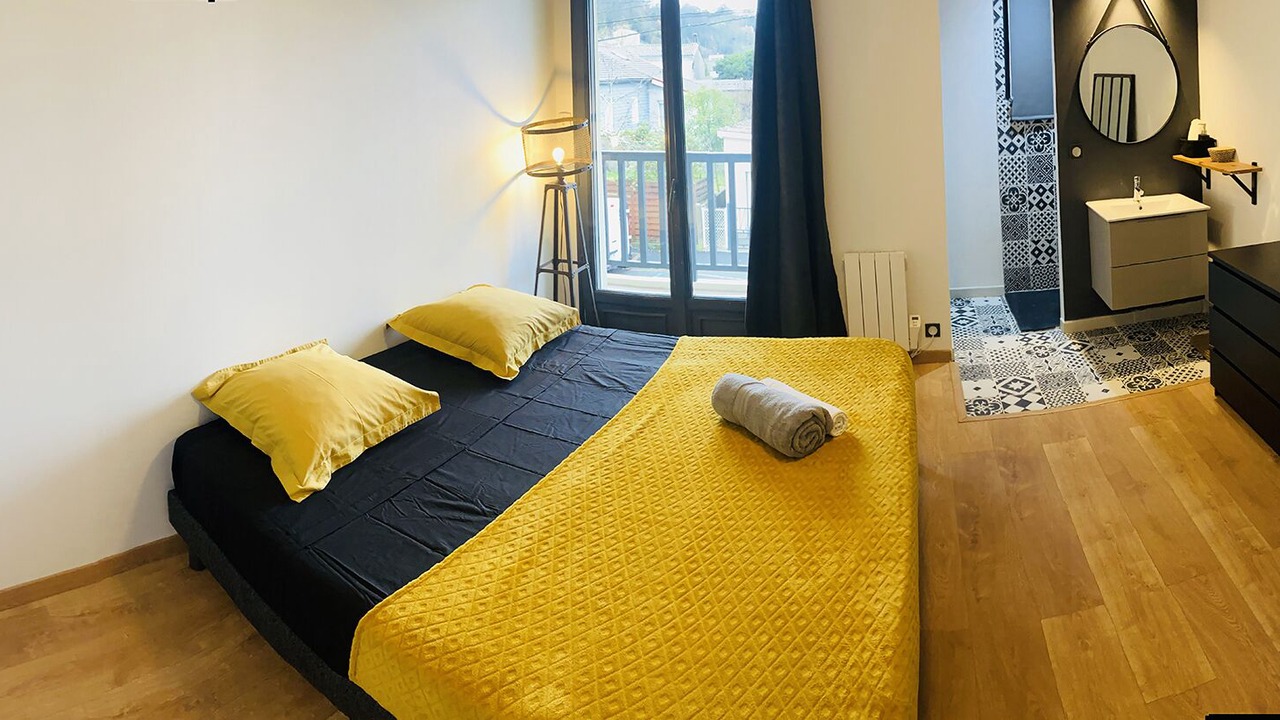 Photo of Bedroom in Cenon