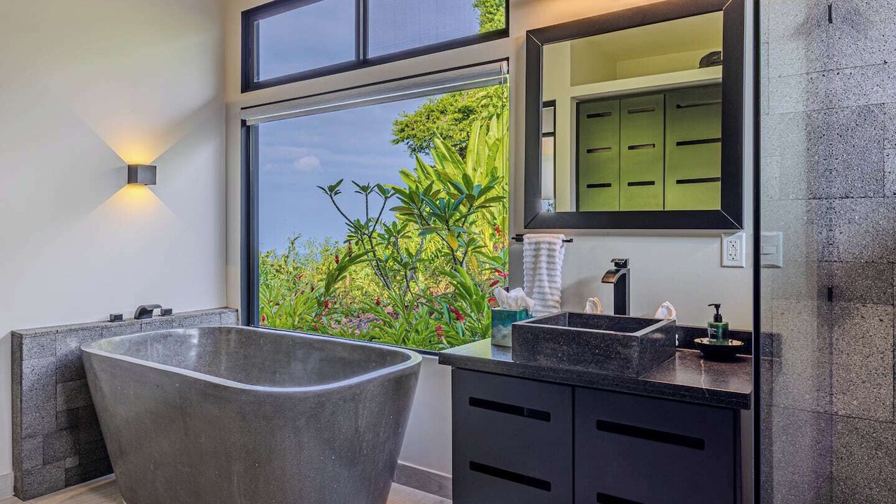Photo of Bathroom in Portalon