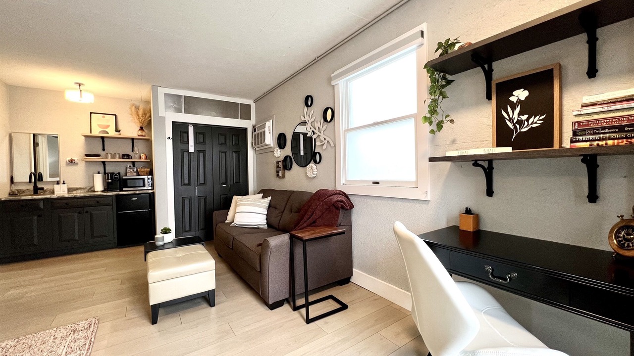 Photo of Livingroom in McLean County