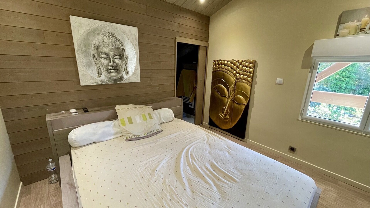 Photo of Bedroom in Claouey