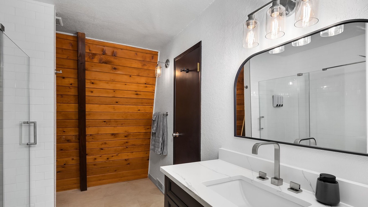 Photo of Bathroom in Baring