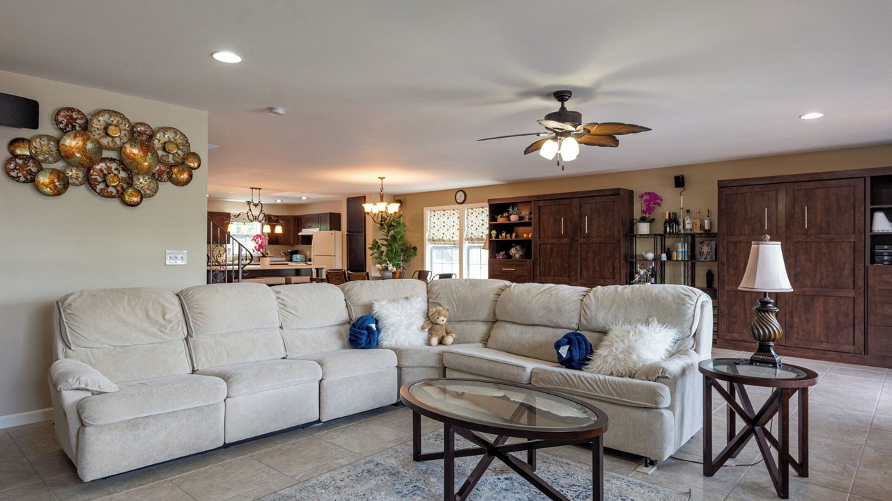 Photo of Livingroom in Howell
