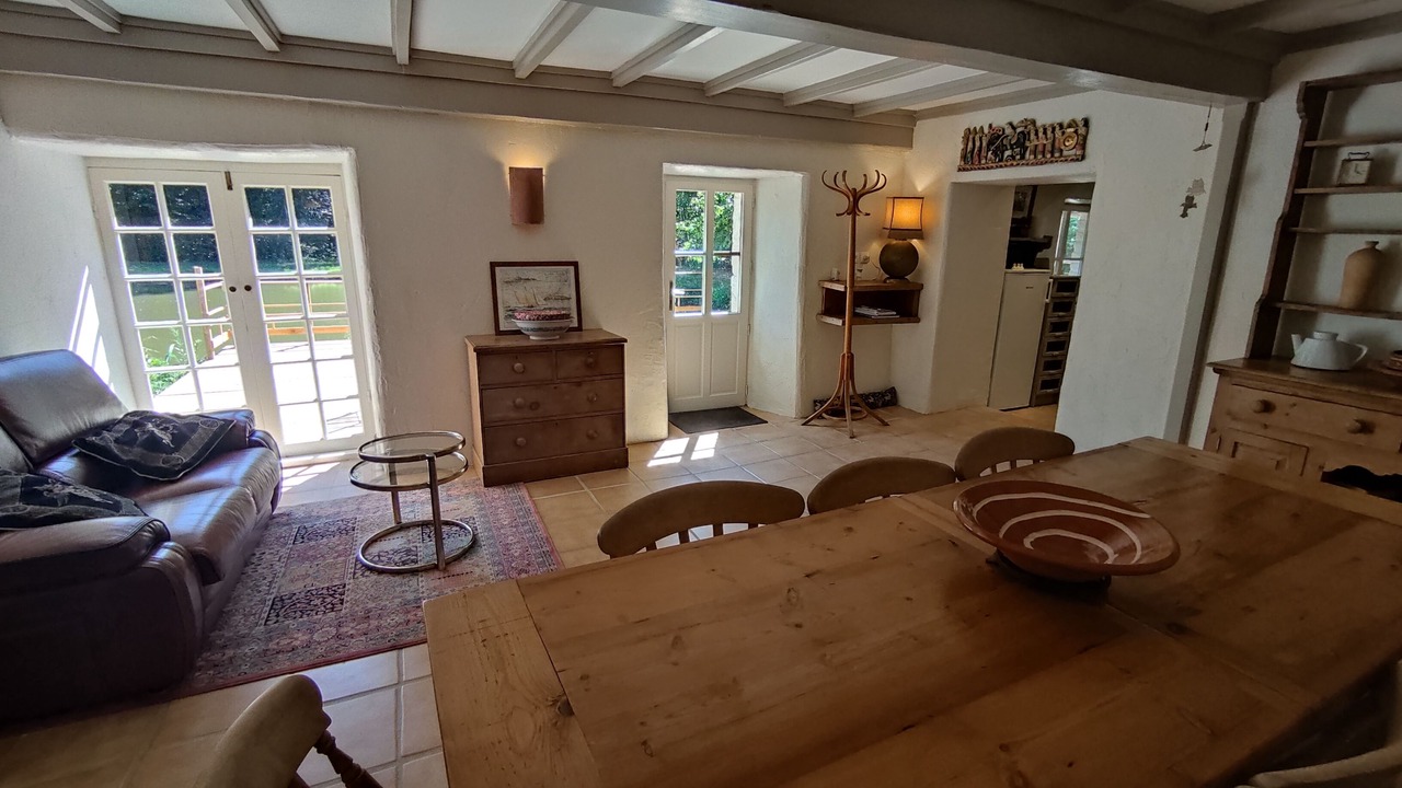 Photo of Livingroom in Courcy