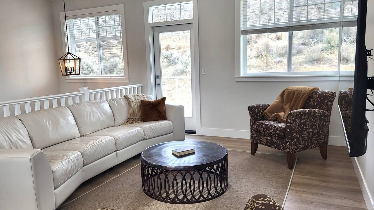 Photo of Livingroom in Okanagan-Similkameen