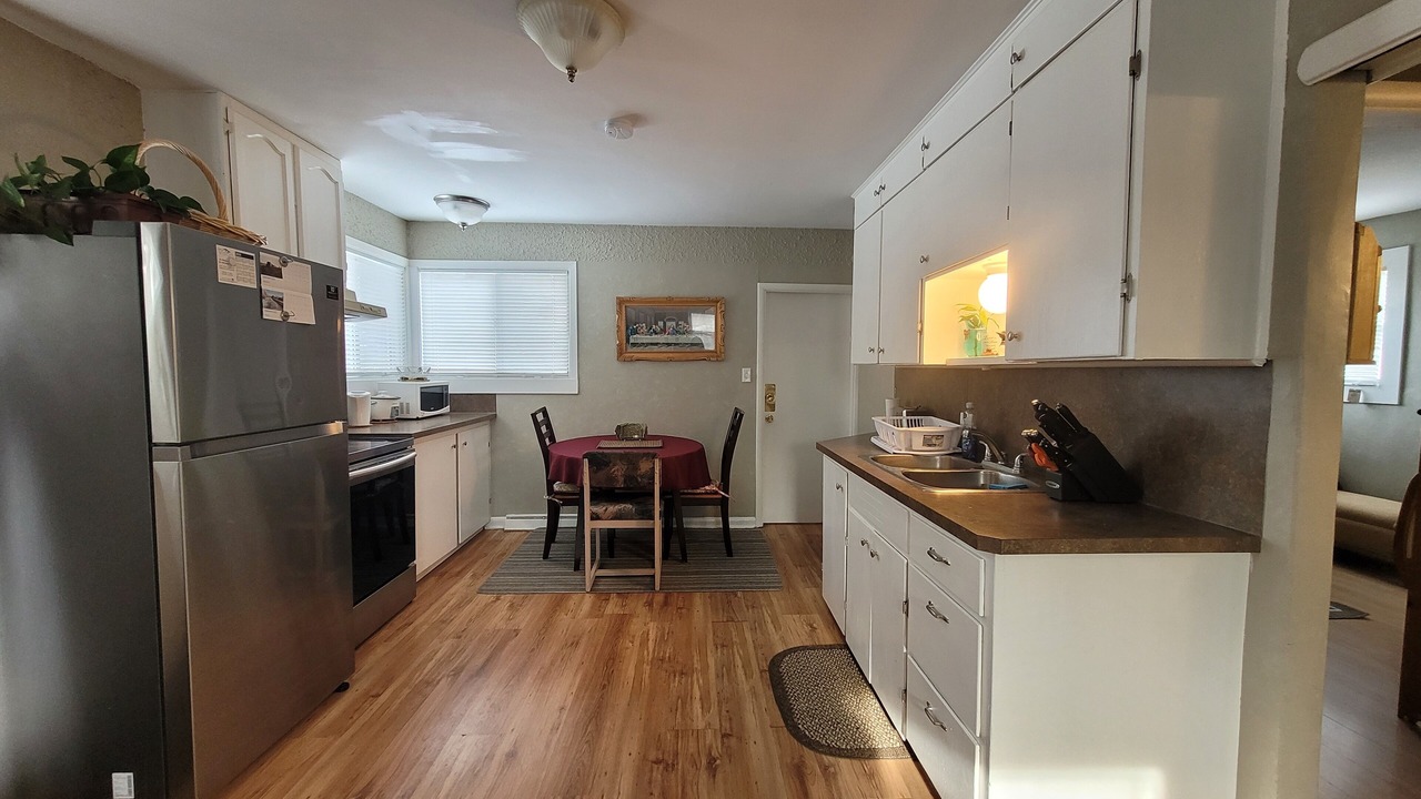 Photo of Kitchen in Stettler