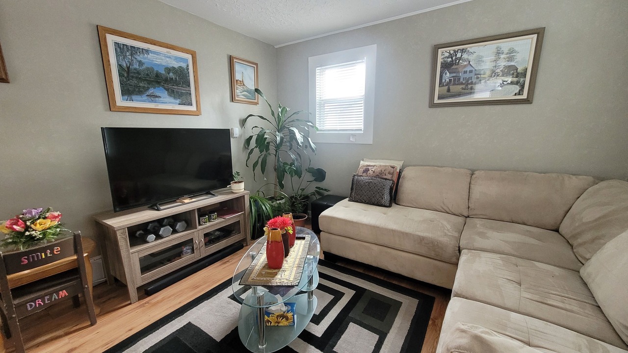 Photo of Livingroom in Stettler