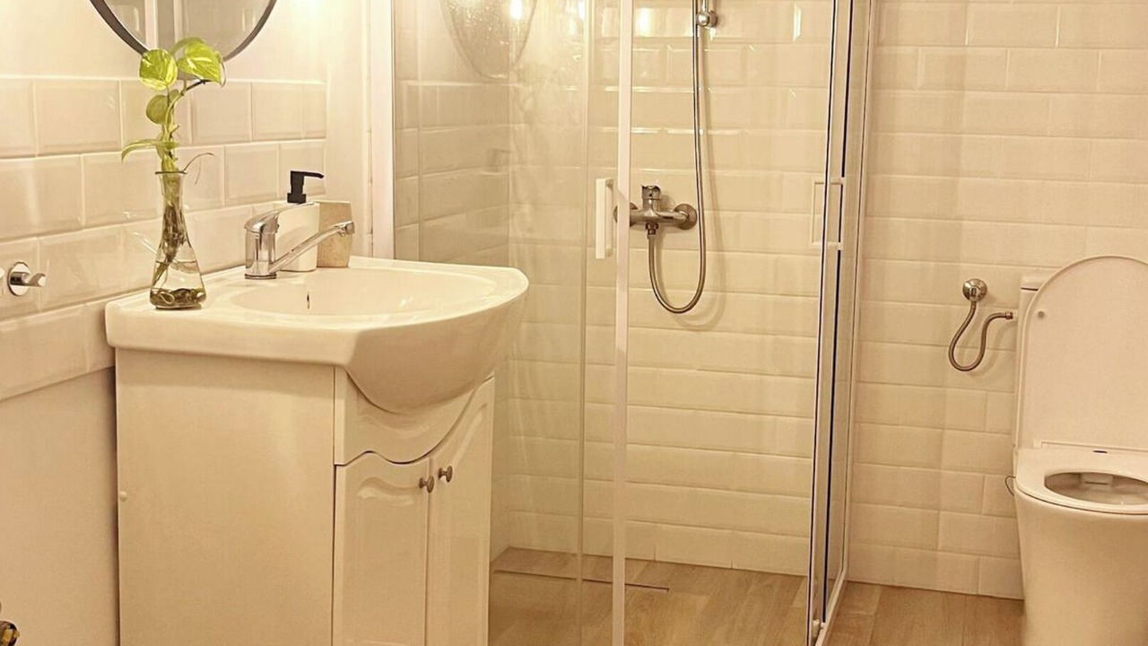 Photo of Bathroom in Poieni