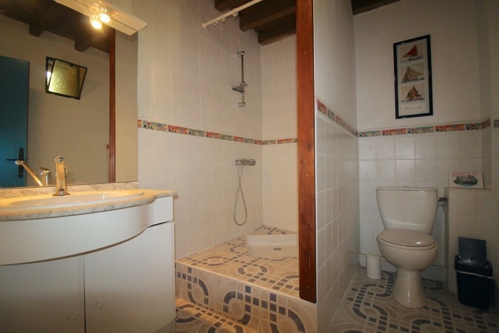 Photo of Bathroom in Fanjeaux