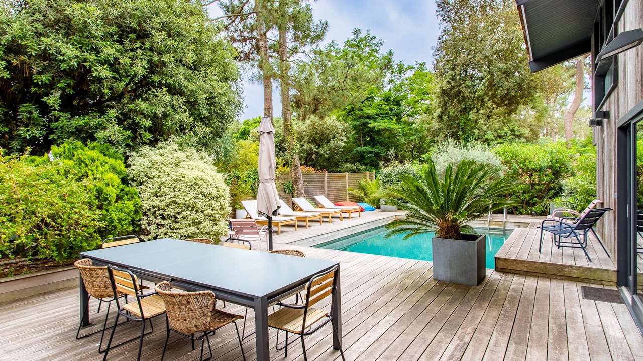 Photo of Outdoor in L'Herbe