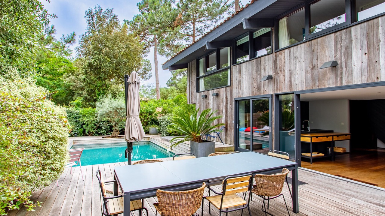 Photo of Outdoor in L'Herbe