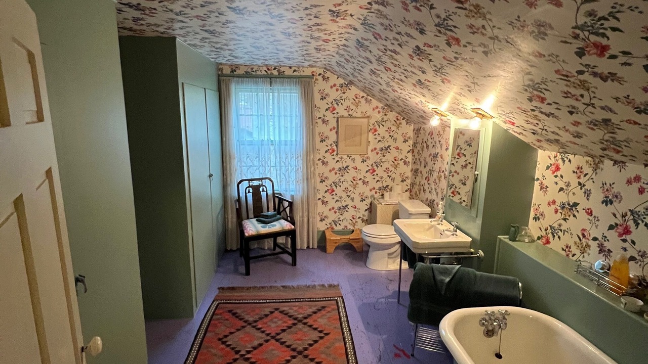 Photo of Bathroom in King