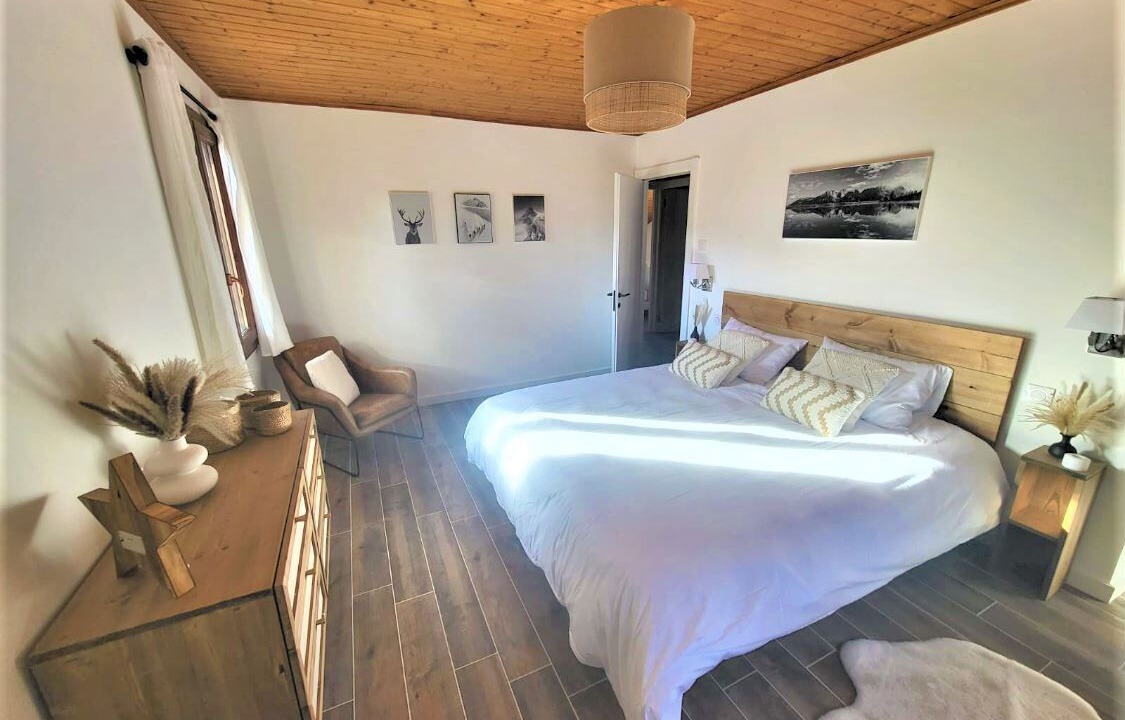 Photo of Bedroom in Allos