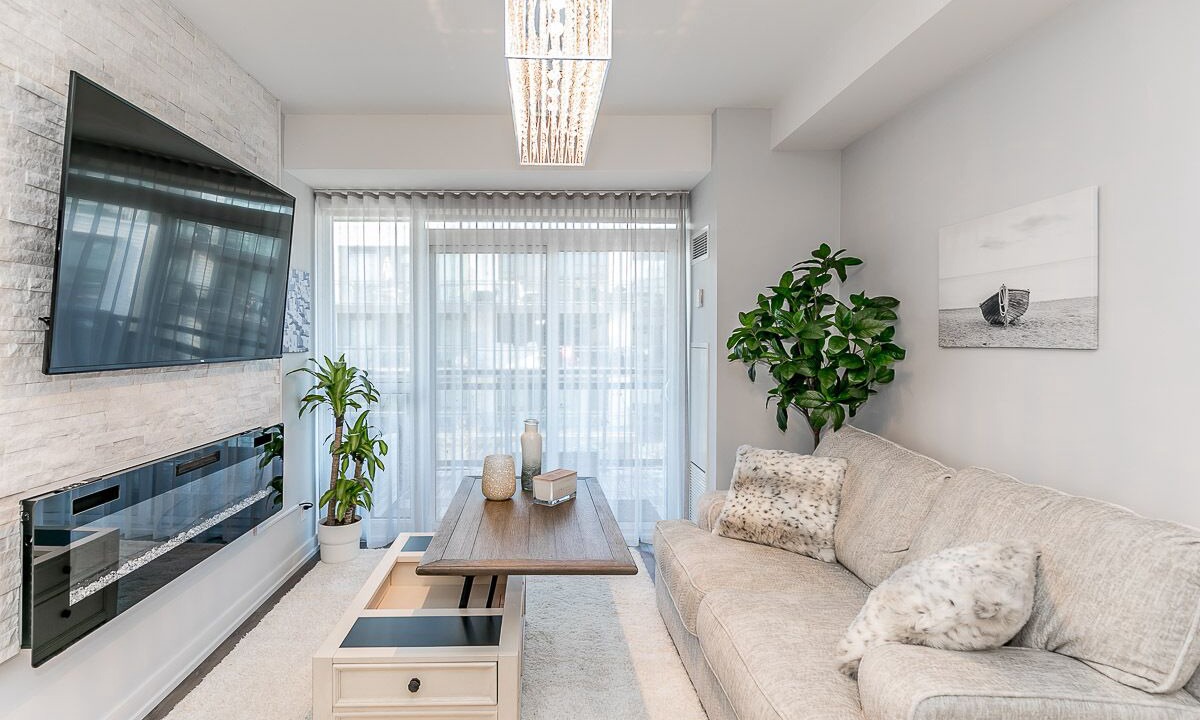Photo of Livingroom in Big Bay Point
