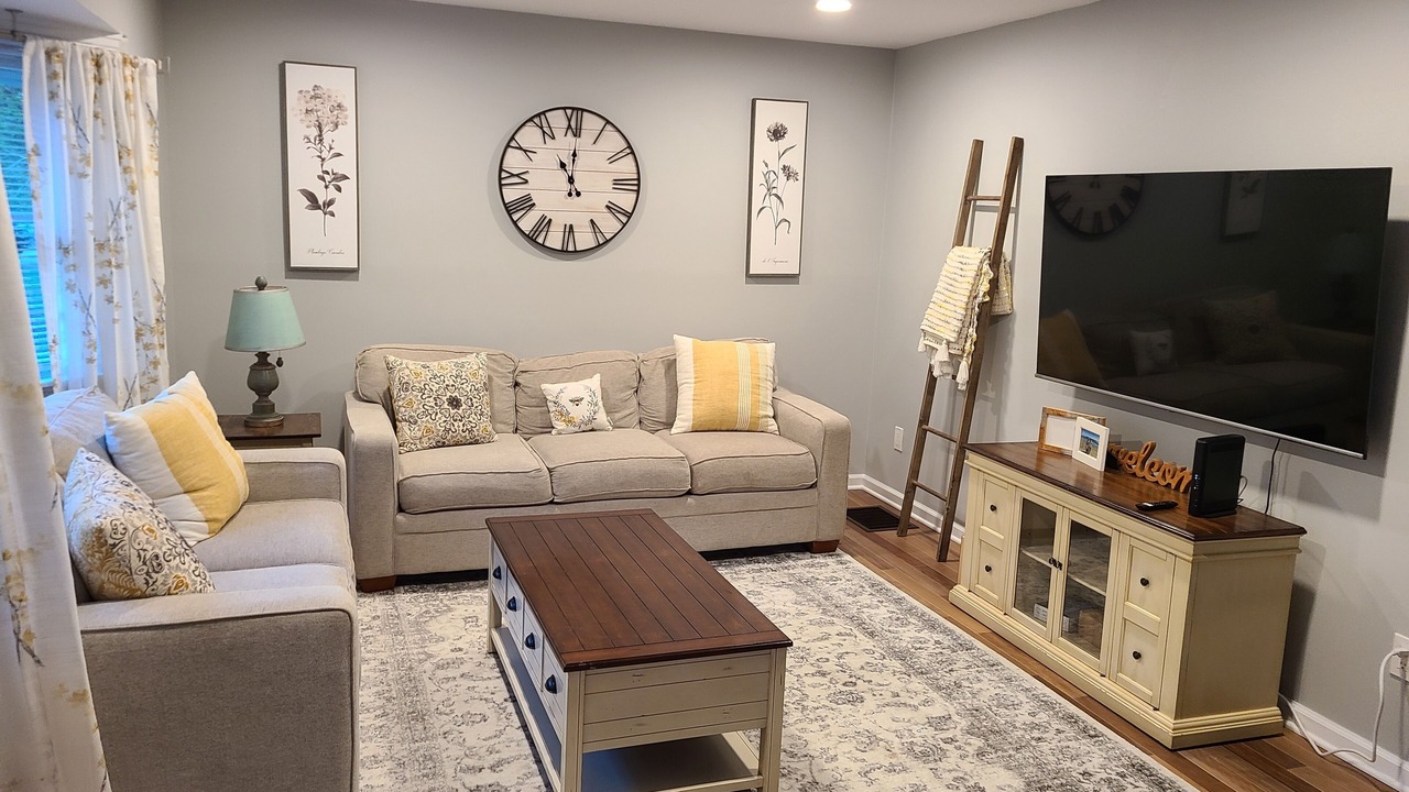 Photo of Livingroom in Southold