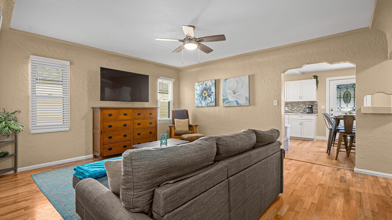 Photo of Bedroom in Central - Terry