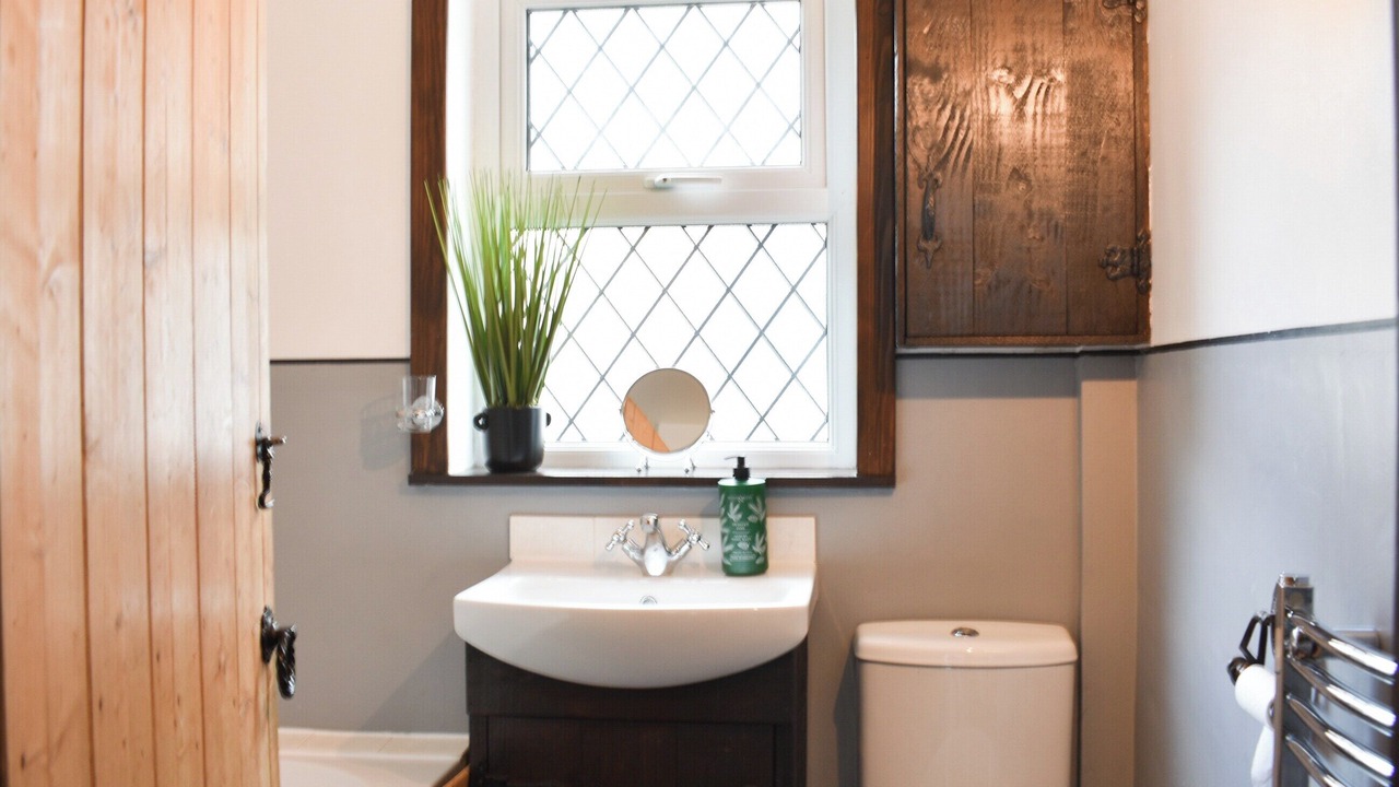 Photo of Bathroom in Elgin