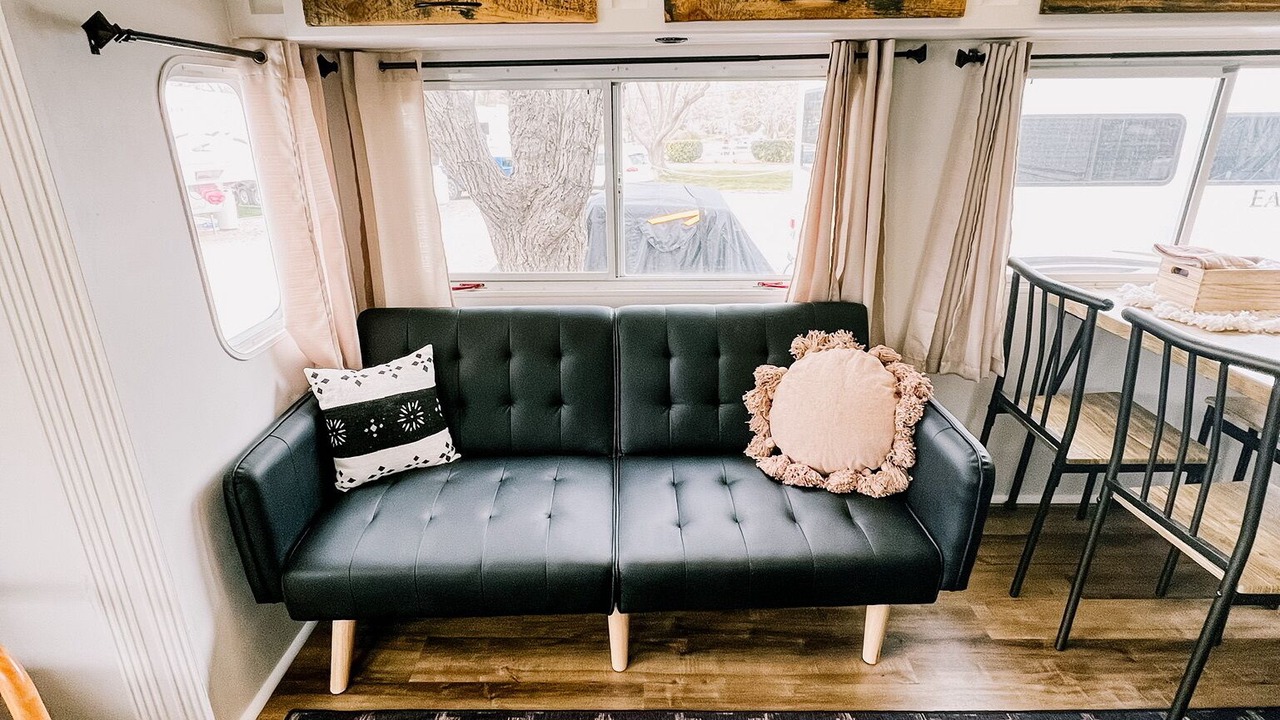Photo of Livingroom in Leeds